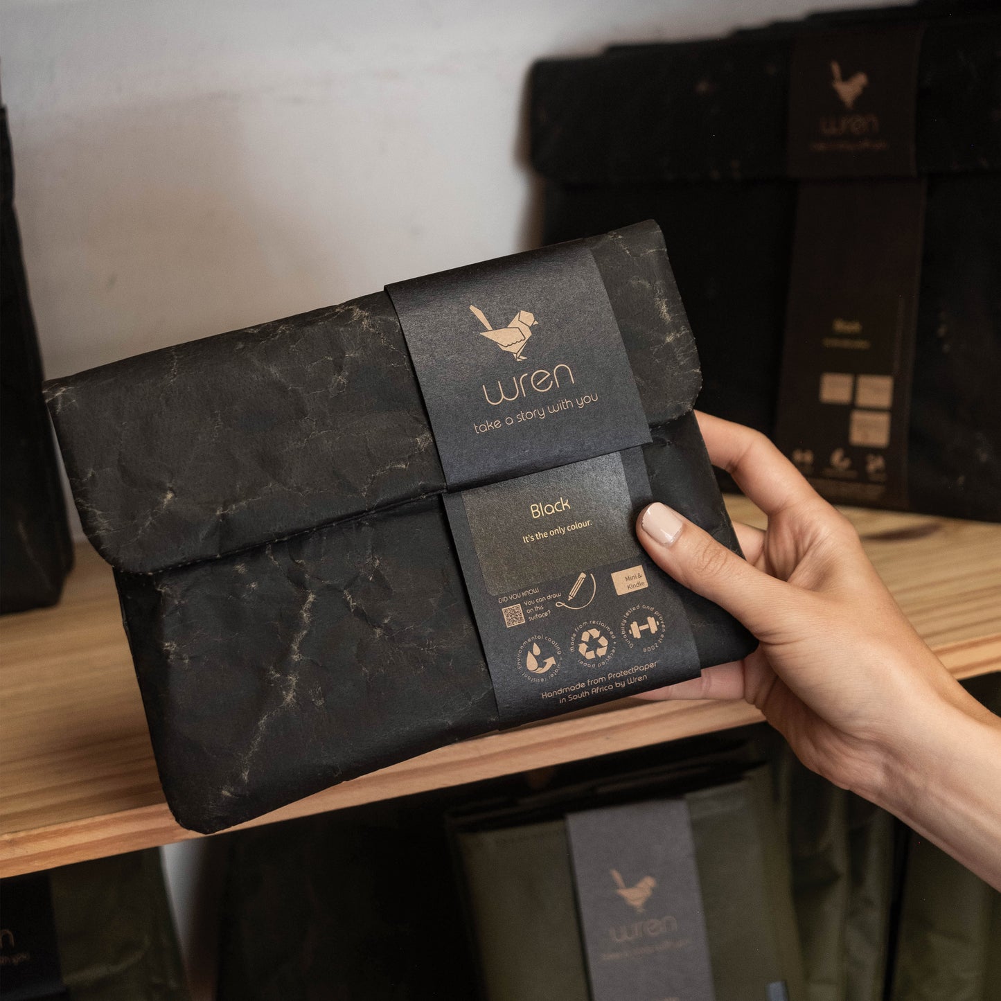 TheWren Mini Sleeve-Black